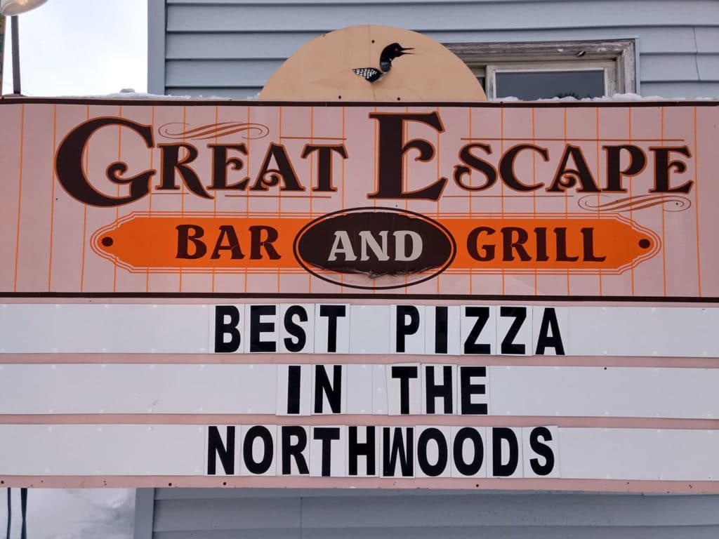 great-escape-bar-and-grill-outside-sign-best-pizza