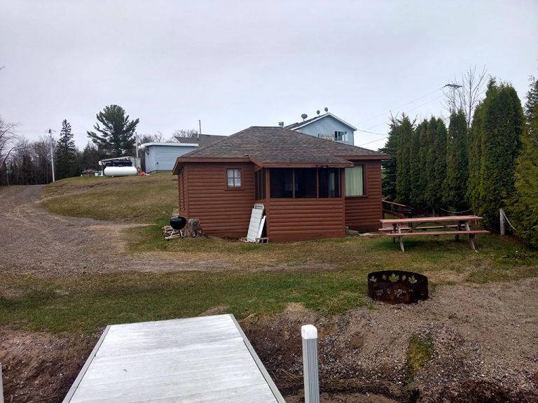 Great Escape Bar & Grill Phelps, WI Food Cabin Rentals