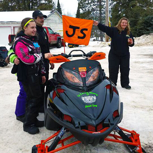 blindfold-snowmobile-scholarship-race